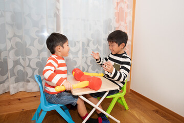 ゲームをする子供