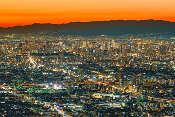 夕焼けと大阪平野の夜景