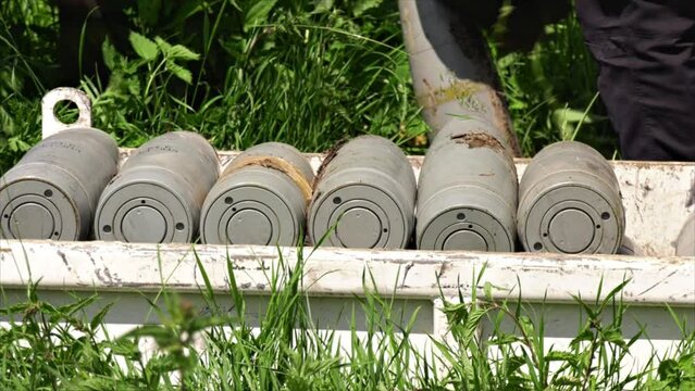 demining works
a special service of bomb technicians collects various projectiles of artillery systems for further movement