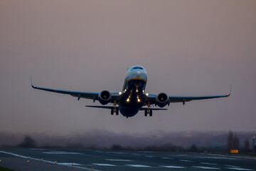 Evening Take Off Of A 737 From EMA