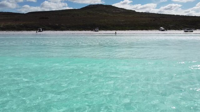 Lucky Bay&nbsp;is a&nbsp;bay&nbsp;located inWestern Australia, in the&nbsp;Cape Le Grand National Park. Located south-east of&nbsp;Esperance, the bay is known for its bright white sands and&nbsp;turquoise-coloured waters.