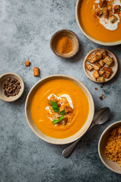 soupe velout&eacute; potiron et lentille courge carottes &eacute;pices et lait de coco
