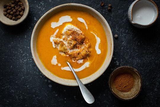 soupe velout&eacute; potiron et lentille courge carottes &eacute;pices et lait de coco

