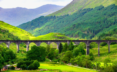 Jacobite Stream Train   Glenfinnan-Viadukt    harry potter  Schottland,   Vereinigten Königreich  - obrazy, fototapety, plakaty