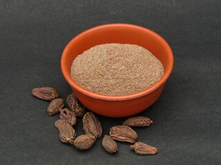 Black cardamom powder 