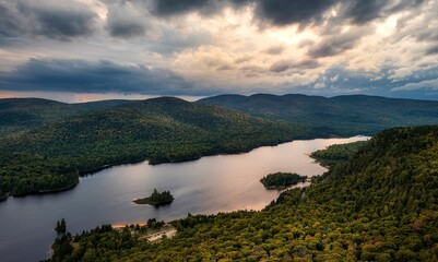 Naklejka premium Scenic aerial view of a river in the mountains, Mont-Tremblant, Canada