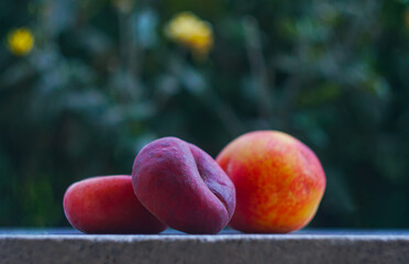 A fig-shaped peach