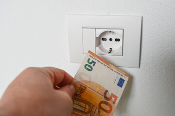 costo energia elettrica elettricità 