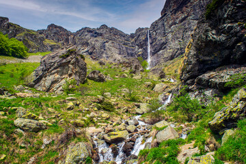Fototapeta na wymiar Path to Raiskoto praskalo waterfall and Botev peak in Balkan mountain, Bulgaria