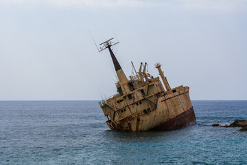 Fototapeta premium Old shipwreck and blue water