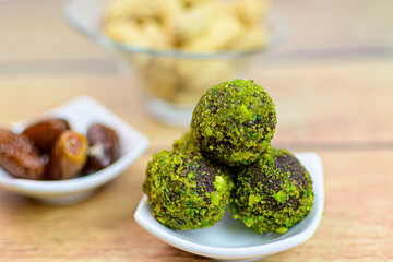 Powerball pistacchio cacao e datteri