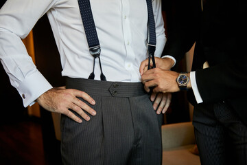 tirantes, empresario, traje, glamour