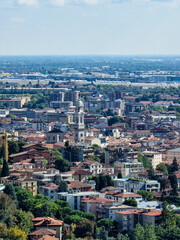 Fototapeta na wymiar Vista città di Bergamo
