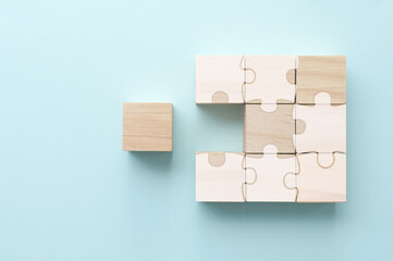 Wooden blocks jigsaw solution