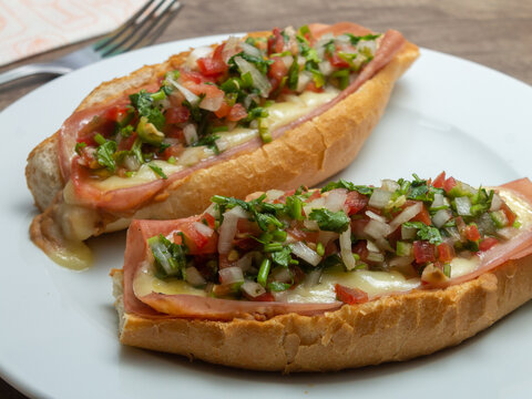 mexican food molletes