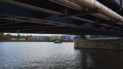 Fototapeta na wymiar Brücke, Treskow Brücke an der Spree, Wasserpolizei, Treptow Köpenick, Berlin, Deutschland 