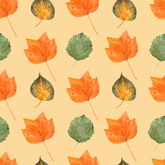 Obraz premium Watercolor seamless hand drawn pattern with dry autumn leaves of tulip tree and linden tree