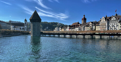 Kapellbrücke über die Reuss in Luzern am Vierwaldstätter See, Schweiz
