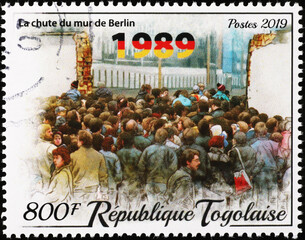 Fall of the Berlin Wall celebrated on postage stamp