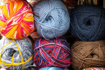 Bunte Strickwolle, Wollknäuel