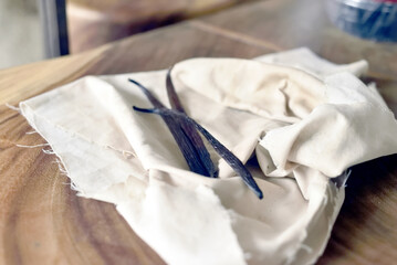 vainas de vainilla ya beneficiadas listas para ser utilizadas en gastronomía gourmet gracias a su...
