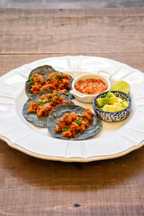 tacos con salsa