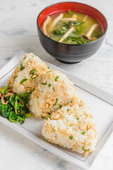 鶏そぼろお握り