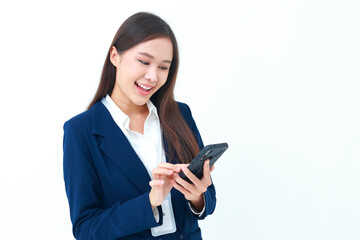 Naklejka premium female manager wearing a blue suit Holding a black smartphone standing on a white background. Concept of business woman, entrepreneur. Modern communication technology. Social online.