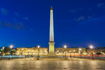 The Luxor Egyptian Obelisk at the center of Place de la Concorde, Paris, France - obrazy, fototapety, plakaty