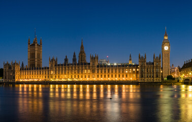 Fototapeta na wymiar Night time panorama of Big Ben and Westminster