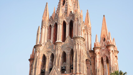 Obraz premium Parroquia de San Miguel Arcángel church in San Miguel de Allende in Guanajuato, Mexico.