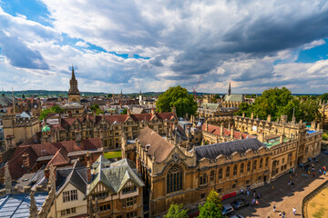 Naklejka premium Aerial panorama of Oxford city in England