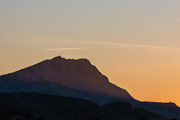 the Sainte Victoire mountain in the sun of an autumn morning