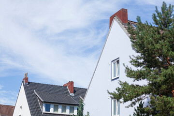 Weisses Monotones modernes Wohnhaus, Mehrfamilienhaus, Bremen, Deutschland