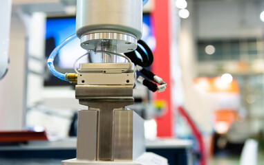 Robotic arm for picking in factory