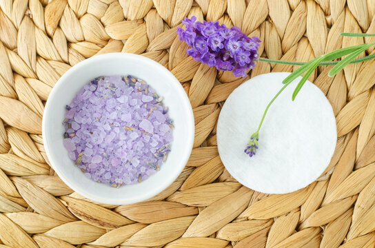 Small White Bowl With Purple Lavender Crystal Bath Salt (foot Soak). Homemade Pedicure, Spa And Beauty Treatment Recipe.