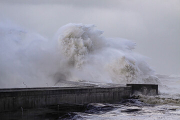Wave splash in the middle of moisture