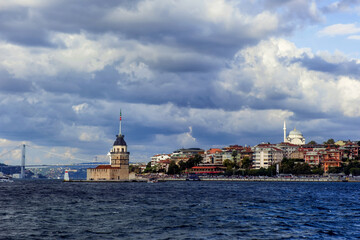 Fototapeta premium Bosphorus with famous Maiden Tower Kiz Kulesi in Istanbul