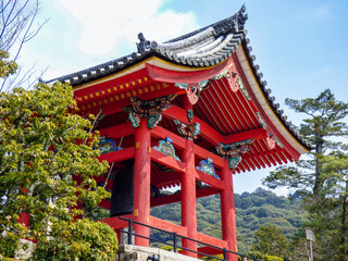torii gate japanese shrine

