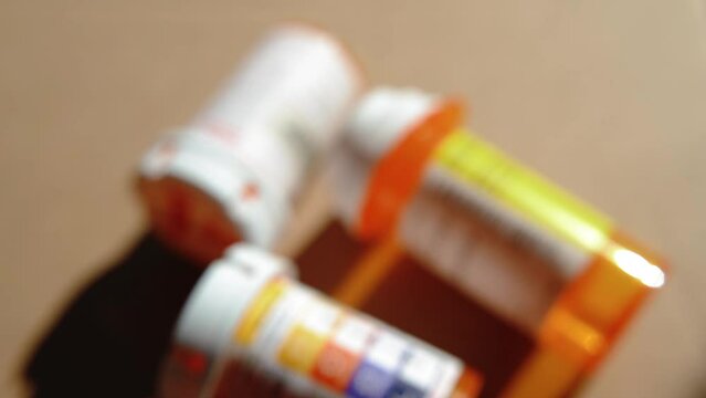 Tablets, capsules, antibiotics. Disease prevention. Treatment for colds and flu. Coronavirus. Receptor drugs. White and green pills.