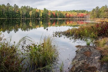 An autumn hike around Clutes Lake and through the trails of Bon Echo Provincial Park, Ontario, Canada