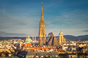 Fototapeta premium St. Stephen's Cathedral and Vienna old town cityscape at sunrise, Austria