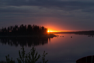 Obraz na płótnie Canvas Sunset over the Lake