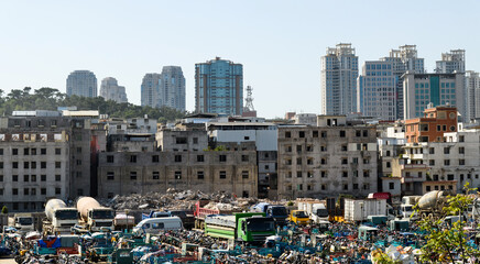 Fototapeta premium All kinds of cars park in the parking lot