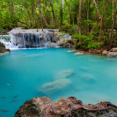 Fototapeta na wymiar Beautiful Erawan waterfall National Park