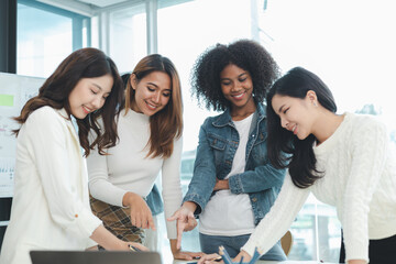 A group of startup management people are having a brainstorming meeting in the conference room, with supervisors and employees meeting and solving problems. Company management concept.