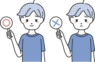 マルとバツの札を持つ男性