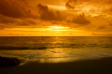 Obraz premium sunset on the beach ,Thailand