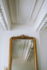 Miroir ancien moulure plafond bourgeois
