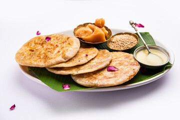 Til Gul roti for Makar Sankranti. Sweet Chapati, poli made using Sesame seeds, jaggery
